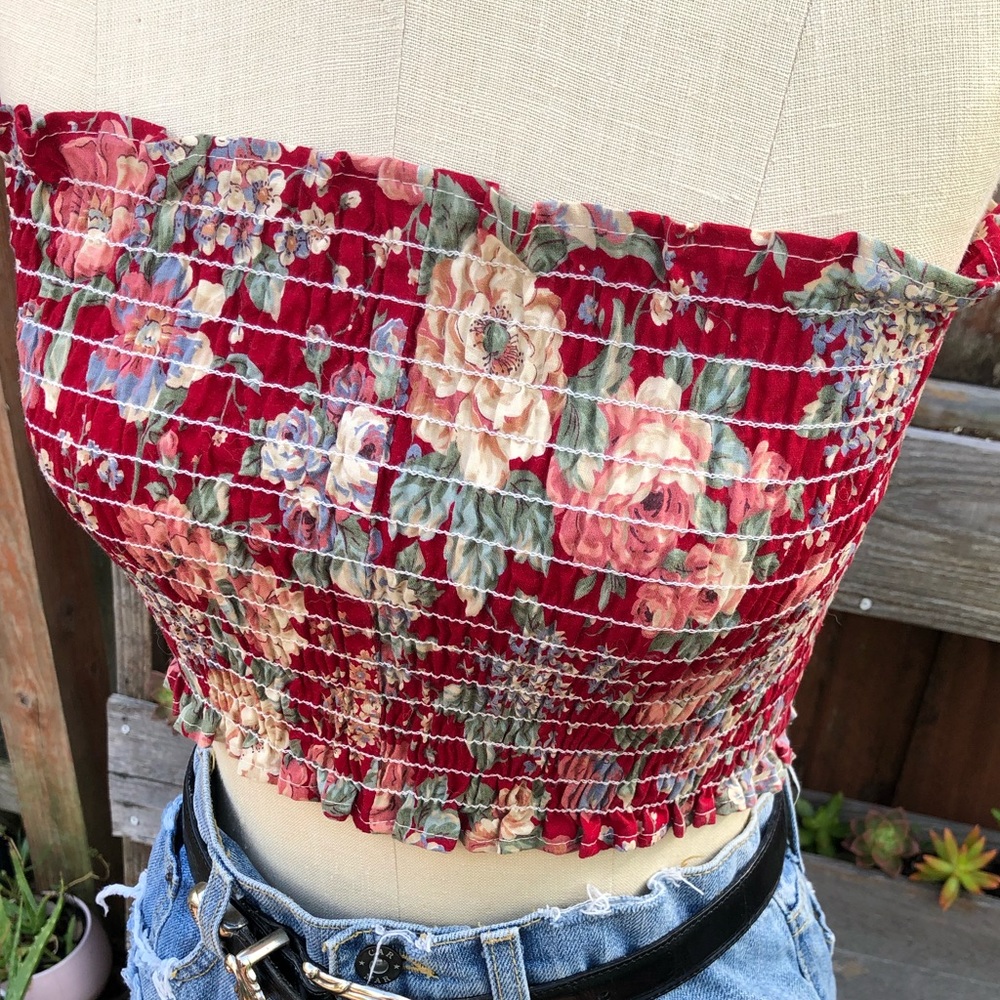 Lf “furst of a kind” vintage floral smock top